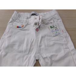 Pantalón vaquero blanco Zara 12-18 meses. Segunda mano.