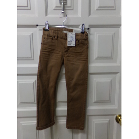 Pantalon camel talla 3-4 años. A estrenar